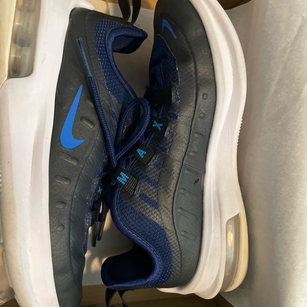 Nike Air Max Axis PS Blue and Black Sneakers with Mesh Upper